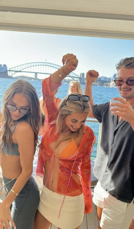 Georgia Hassarati onlyfans nude photos