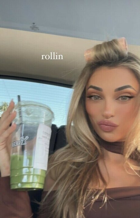 Georgia Hassarati leaked nude onlyfans