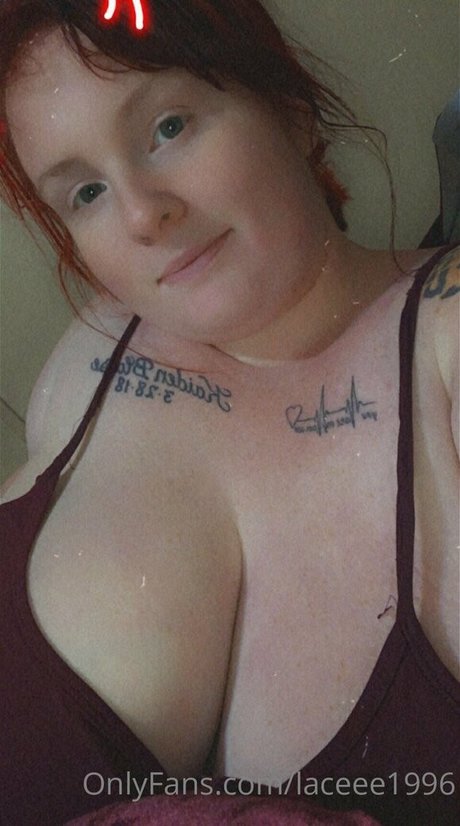 laceee1996 nude onlyfans leak