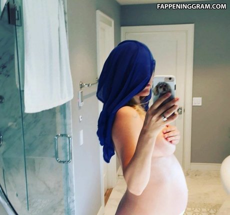 Jenny Mollen onlyfans fotos