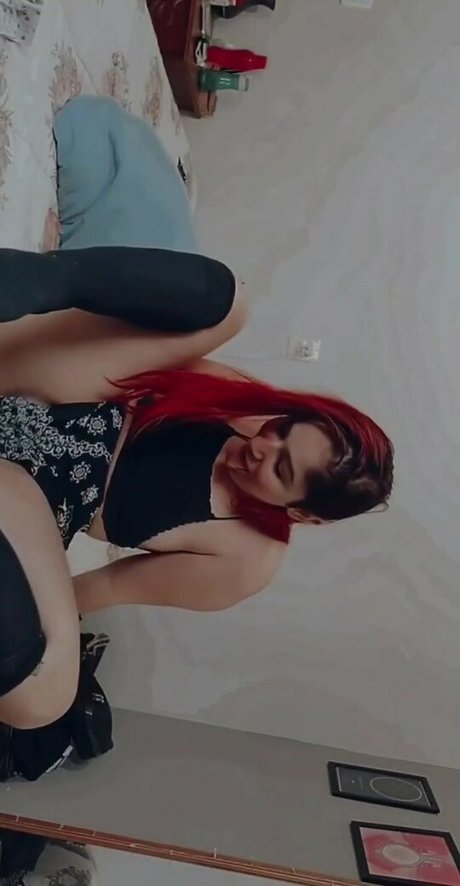 Julia Frost Profile pic