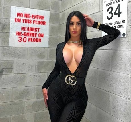 Jasleen Brar onlyfans ass