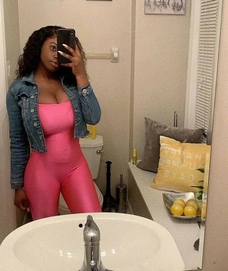 Itstaviaa Profile pic