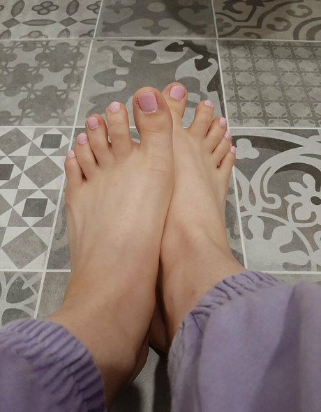 sophiee feet onlyfans leakes