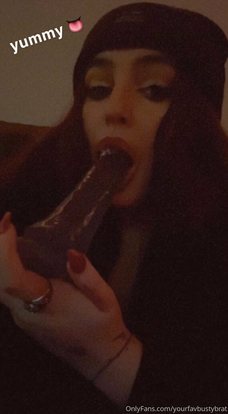 yourfavbustybrat onlyfans leak nude