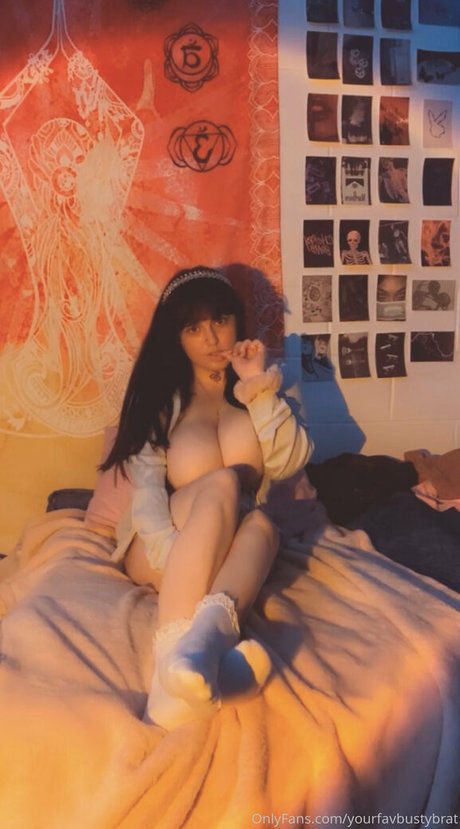 yourfavbustybrat onlyfans naked porn