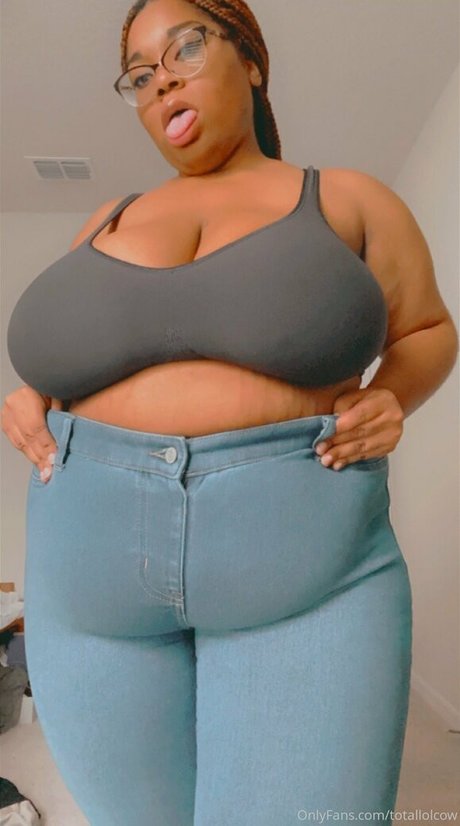 totallolcow only fans leak nude