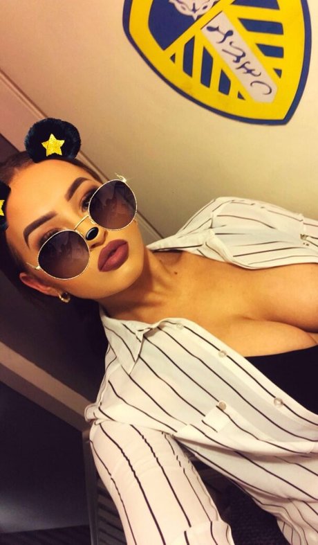 Ellie Lofthouse onlyfans leak porn