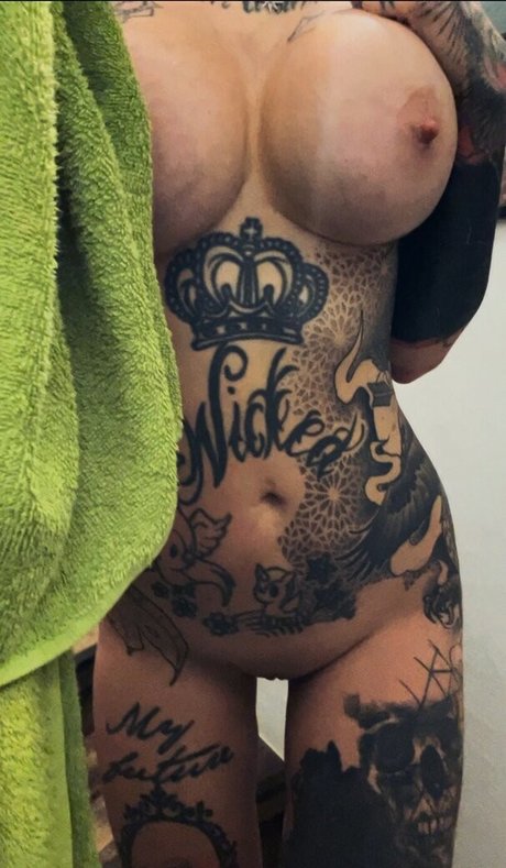 Adriana Indeana Kreckova onlyfans leaked dirtyship