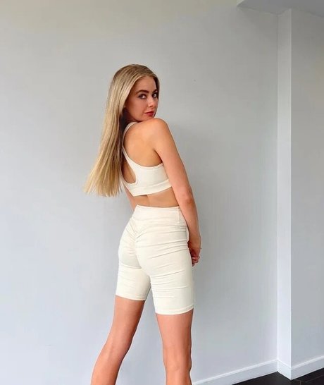 April Rose Pengilly only fans leak porn