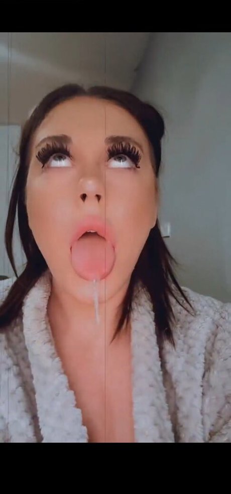 Shell Rose onlyfans star