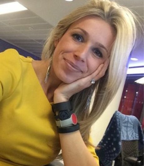 Lara Lewington onlyfans topless