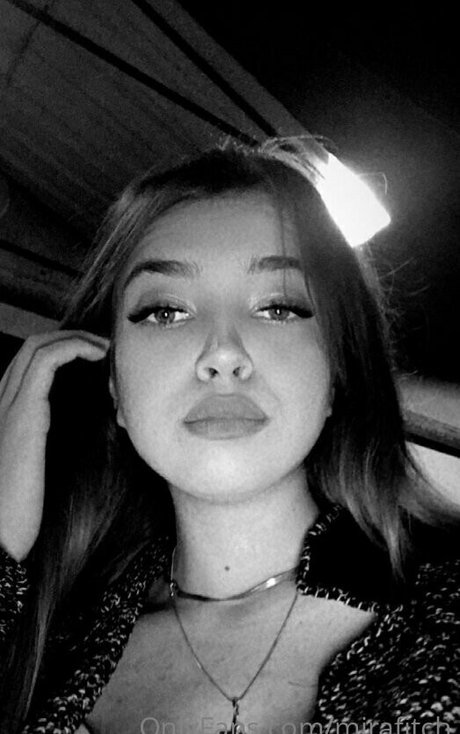 mirafitch onlyfans striptease