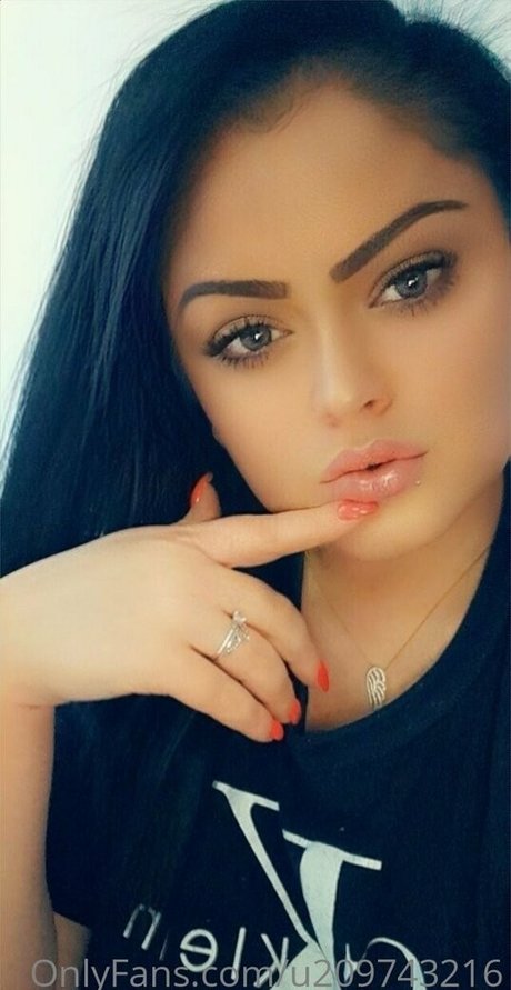 ella malyna27 naked onlyfans