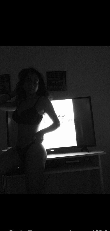 gennif00 onlyfans model