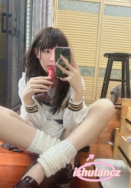 ishulancz123 onlyfans nude leak