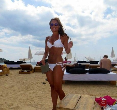 Marina Berry onlyfans strip tease