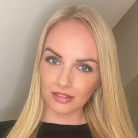 charlottewoodx onlyfans naked pics