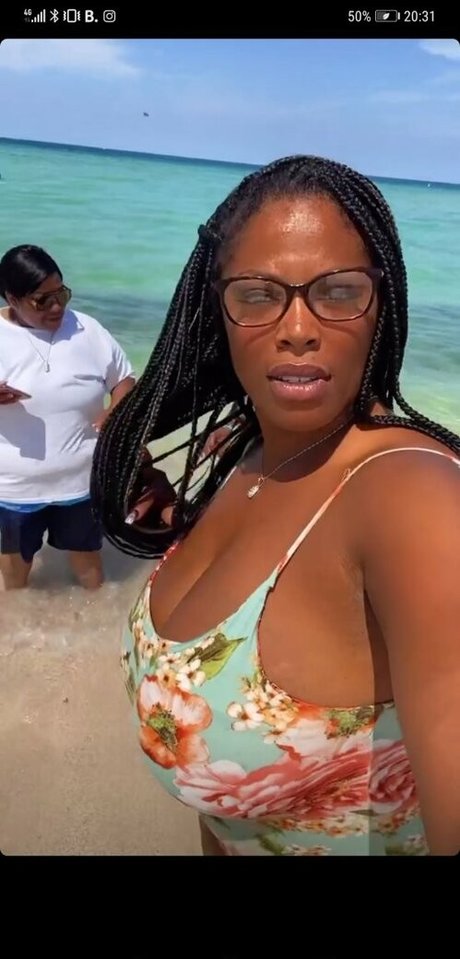 Clara Marie strip onlyfans