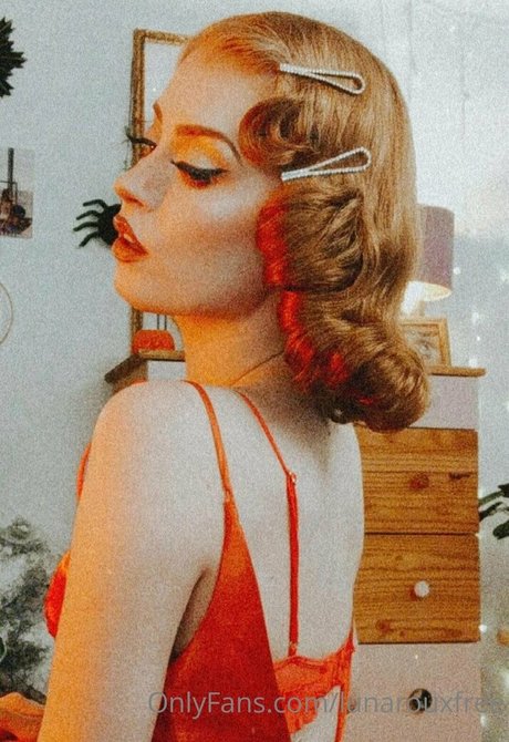lunarouxfree strip onlyfans