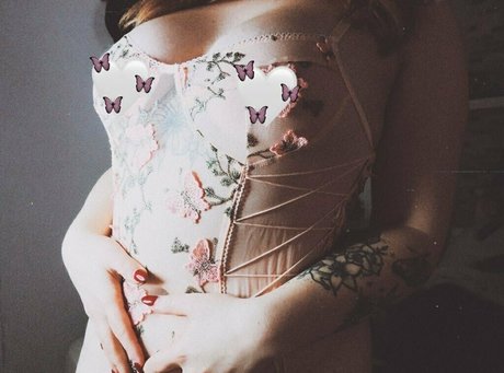 justamessx onlyfans nude content