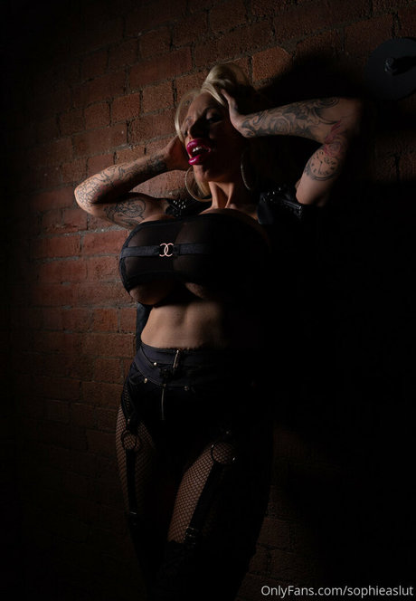 sophieaslut onlyfans nude pics