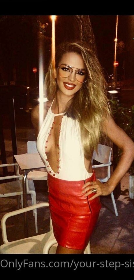 your step sister onlyfans pic