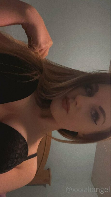 xxxaliangel onlyfans nude tits