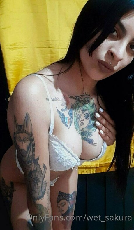 wet sakura onlyfans photos