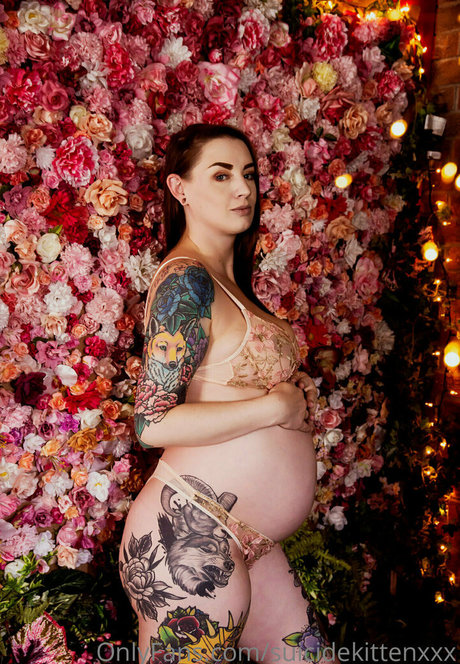 suicidekittenxxx onlyfans nsfw