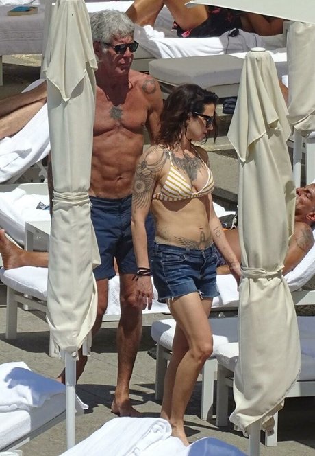 Asia Argento onlyfans leaks