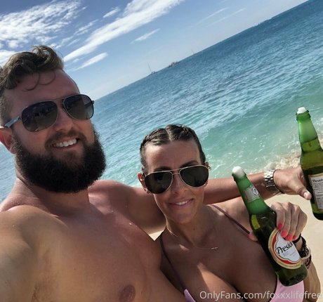 foxxxlifefree topless onlyfans