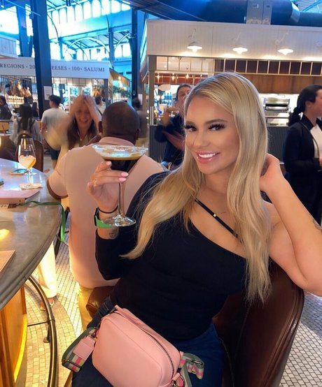 Avery Trail onlyfans nide