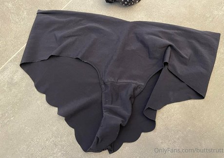 buttstrutt nude leaked onlyfans