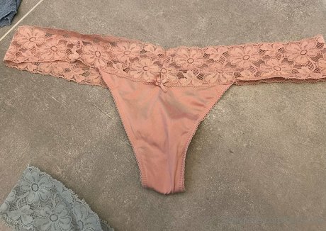 buttstrutt onlyfans model images