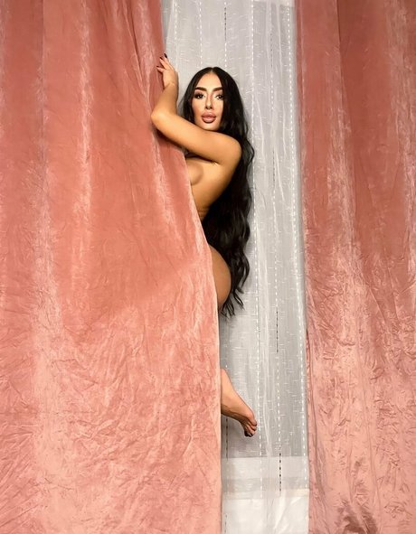 luxeparisfree nude onlyfans