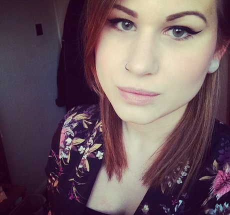 Honey And Sulphur onlyfans model photos