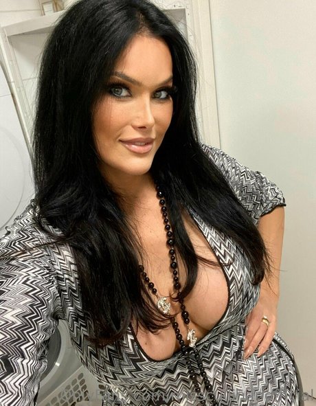 misscullinanofficial onlyfans nudes leak