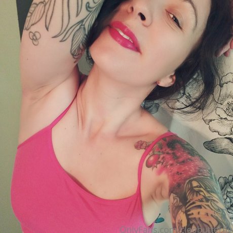 cleobutterfly onlyfans model photo