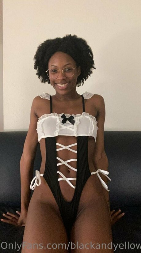 blackandyellownsfw naked on onlyfans