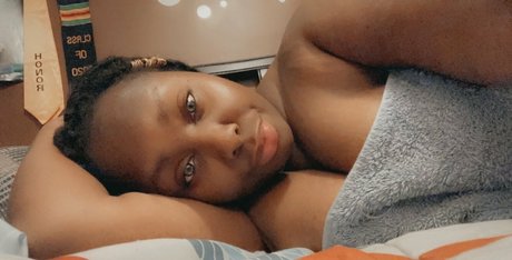 theeroyalequeen naked only fans