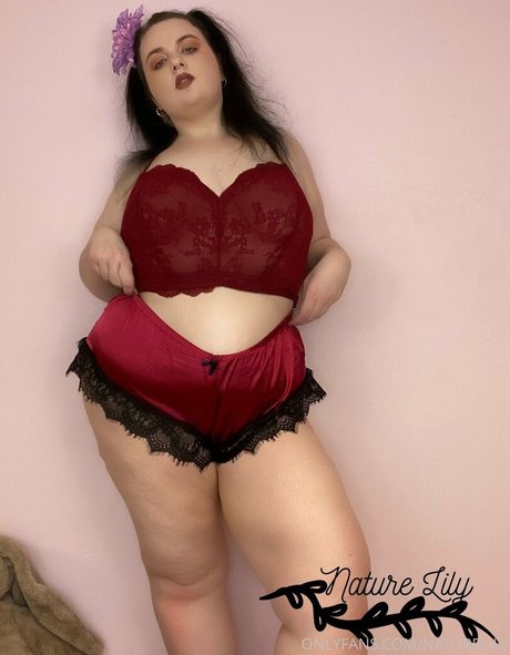 naturebabylily onlyfans pics