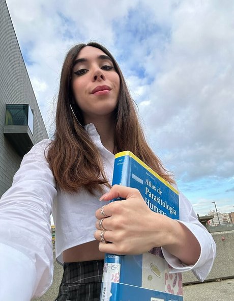 shystudentagostina onlyfans leajs