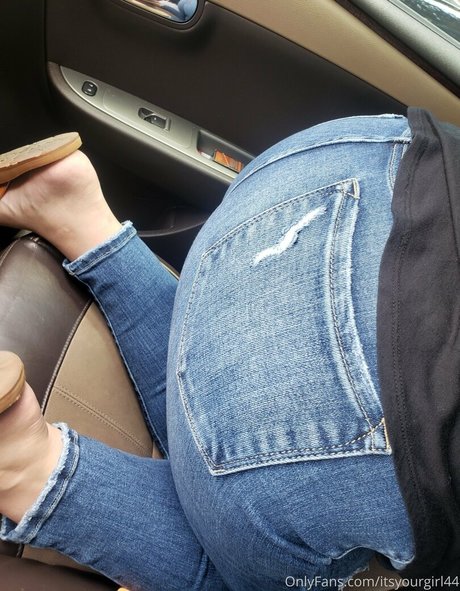 itsyourgirl44 sexy onlyfans