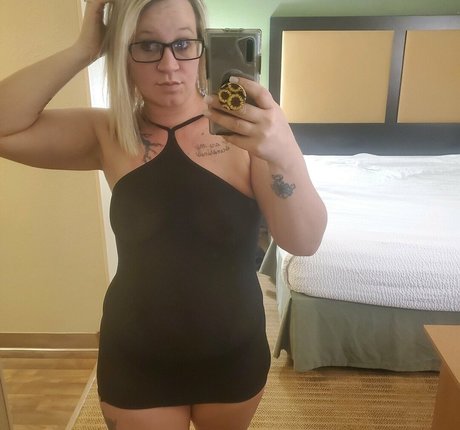 itsyourgirl44 nudes onlyfans leaks