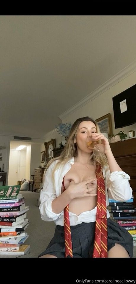 carolinecalloway onlyfans leaked nudes