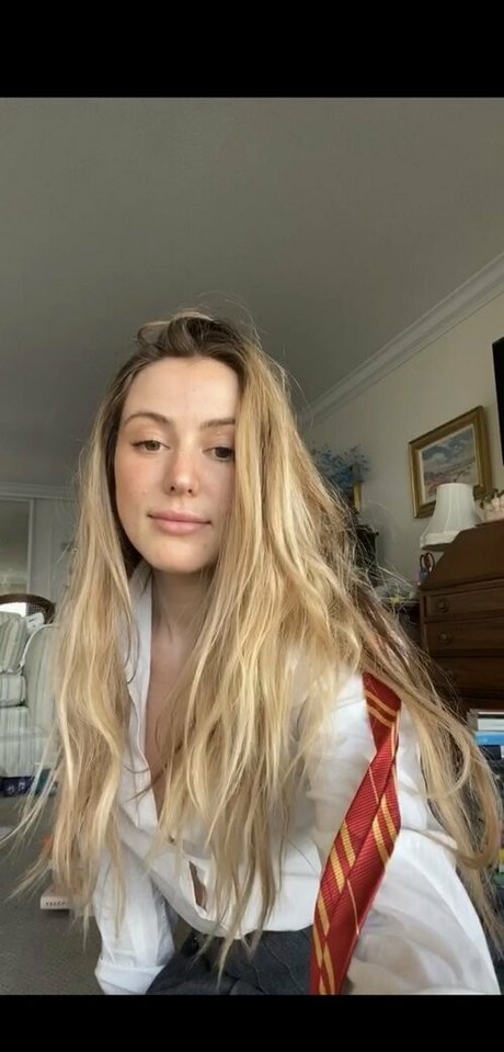 carolinecalloway onlyfans sex