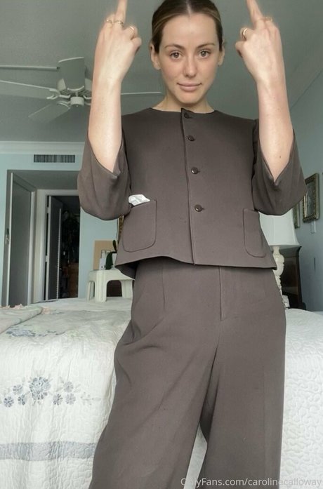 carolinecalloway onlyfans desnuda
