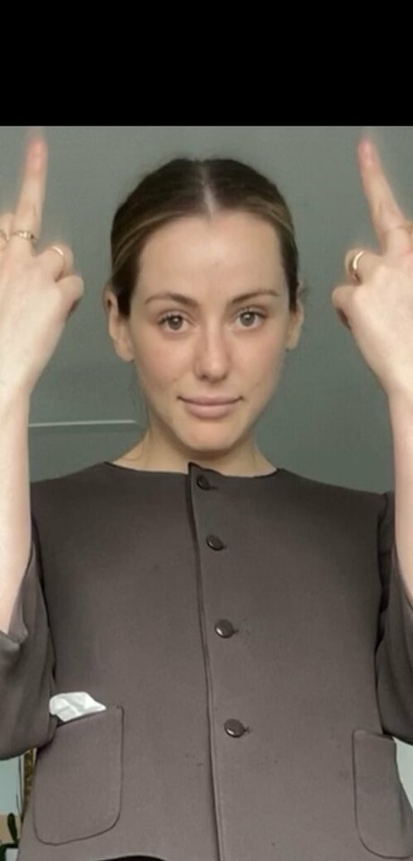 carolinecalloway onlyfans leaked