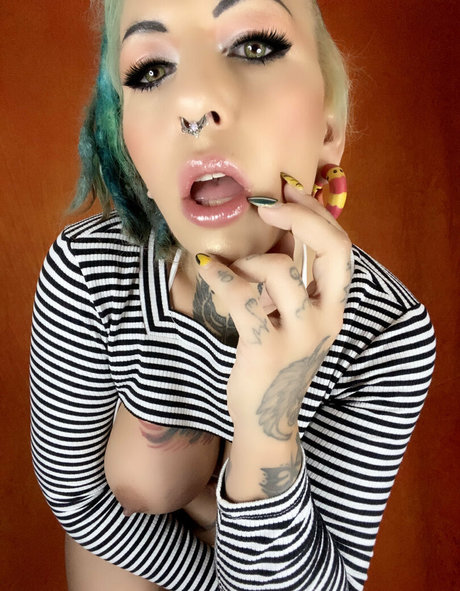 nakedxzanthia naked on onlyfans